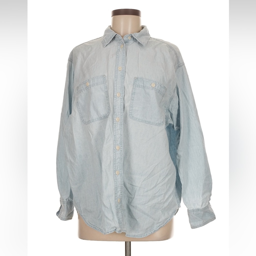 GAP Light Blue chambray Button Down Shirt